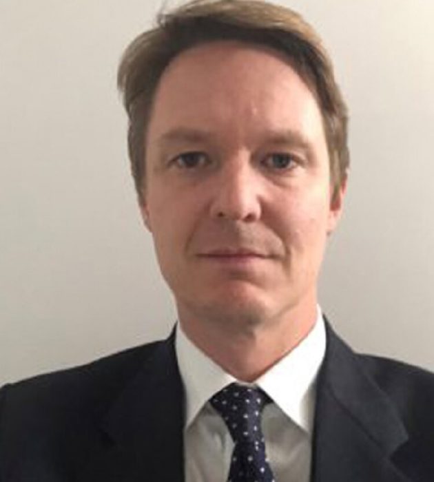 Photo portrait of Simon Francis
